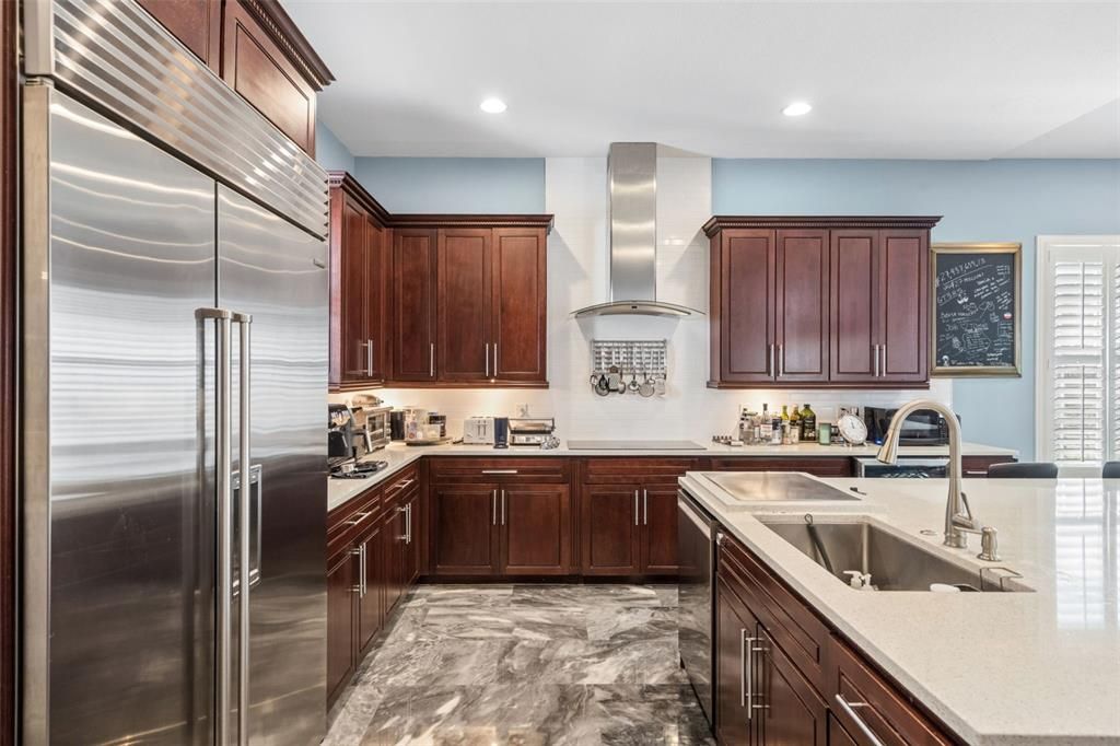 En Venta: $2,399,000 (6 camas, 5 baños, 4620 Pies cuadrados)