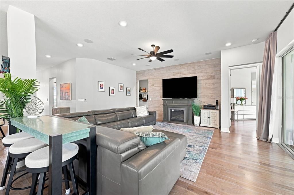 For Sale: $949,999 (4 beds, 3 baths, 3279 Square Feet)