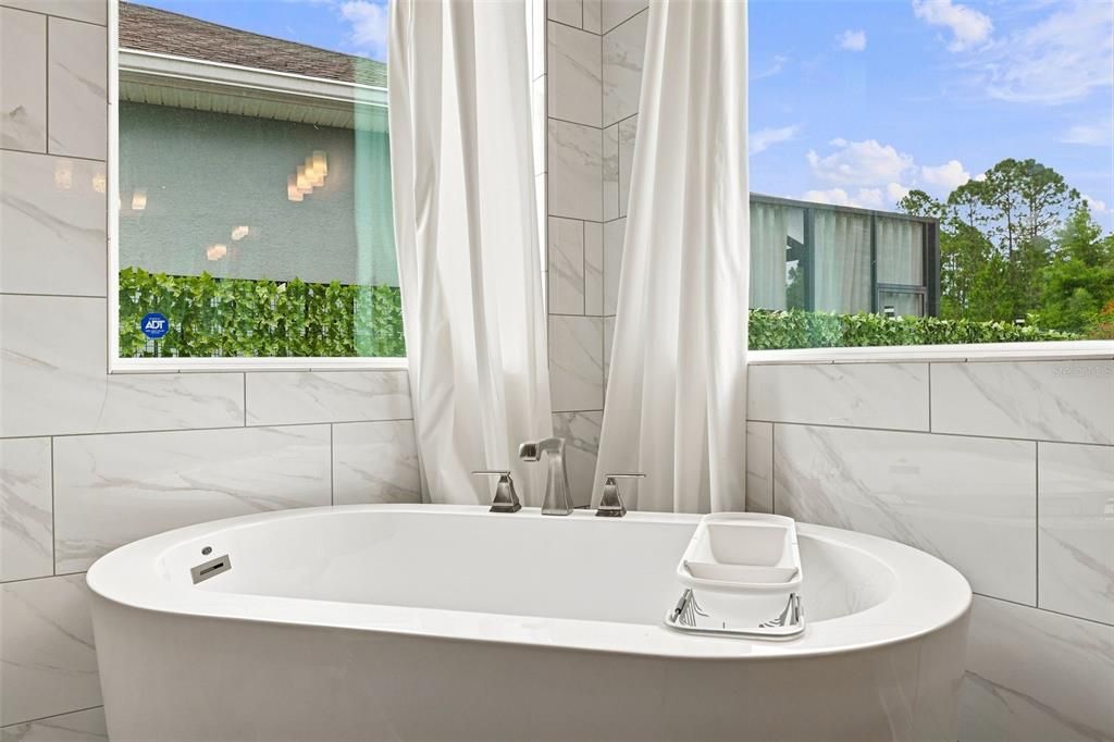 For Sale: $949,999 (4 beds, 3 baths, 3279 Square Feet)