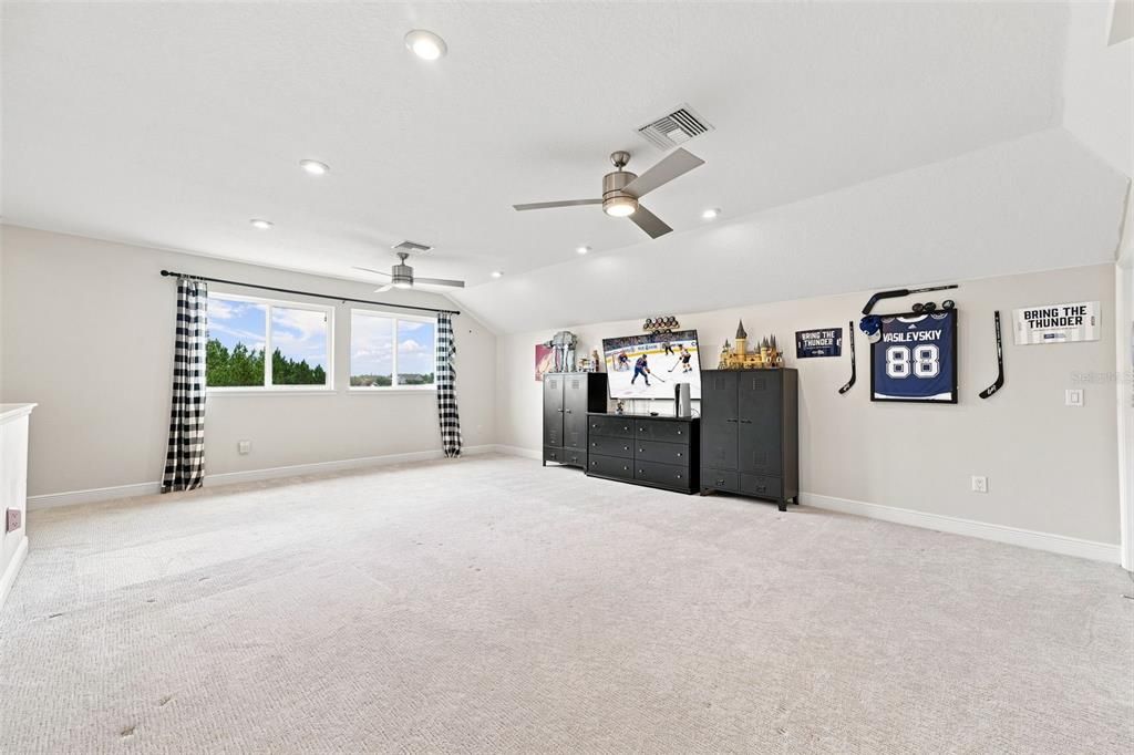 For Sale: $949,999 (4 beds, 3 baths, 3279 Square Feet)
