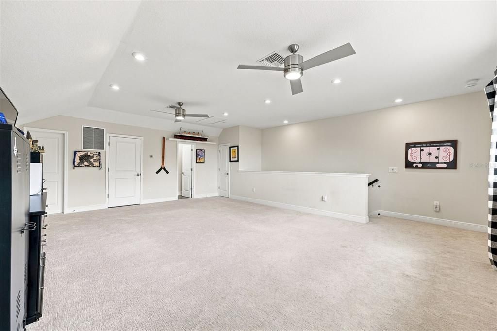 For Sale: $949,999 (4 beds, 3 baths, 3279 Square Feet)