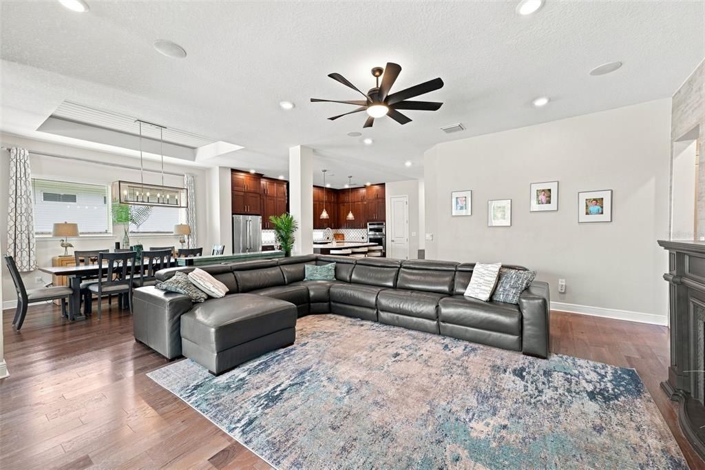 For Sale: $949,999 (4 beds, 3 baths, 3279 Square Feet)