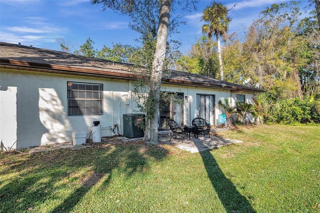 For Rent: $1,395 (2 beds, 1 baths, 894 Square Feet)