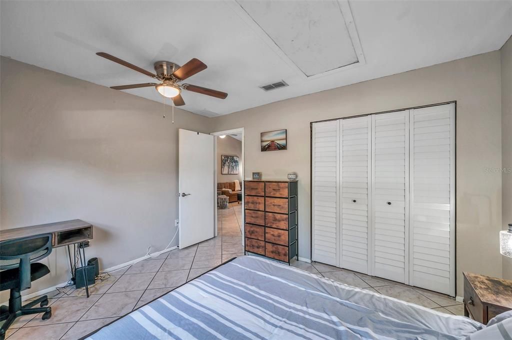 For Rent: $1,395 (2 beds, 1 baths, 894 Square Feet)