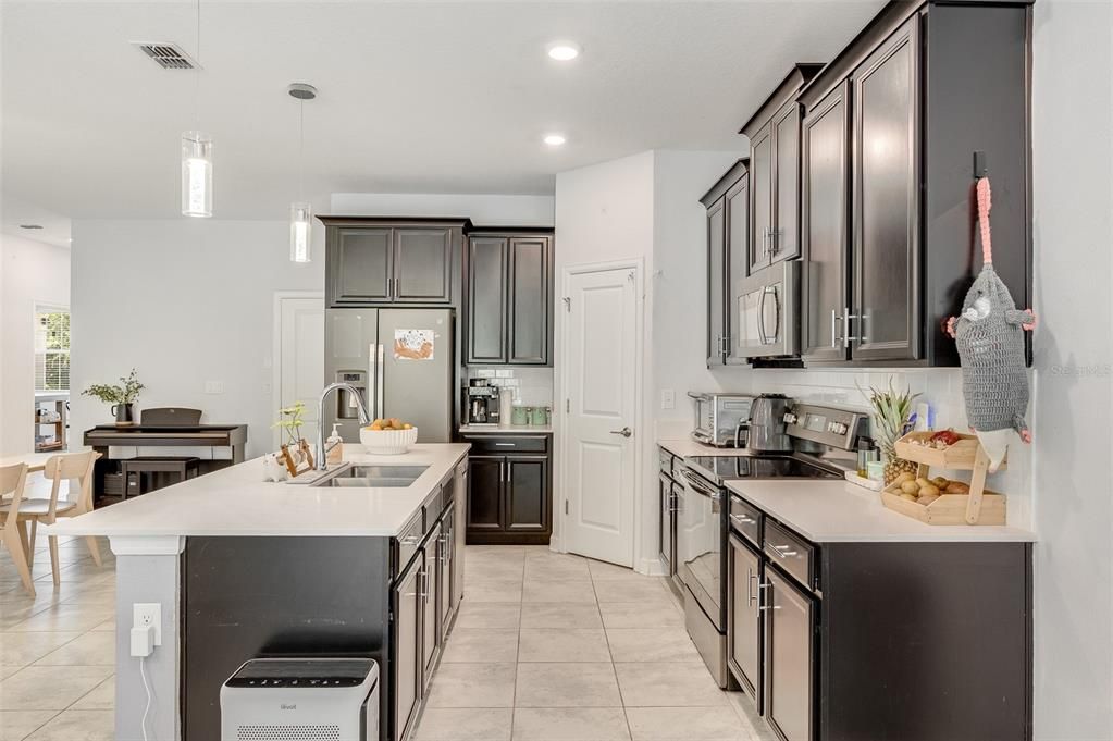 For Sale: $520,000 (5 beds, 3 baths, 3438 Square Feet)