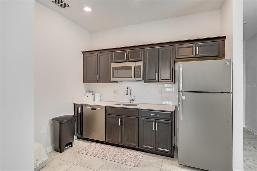 For Sale: $520,000 (5 beds, 3 baths, 3438 Square Feet)
