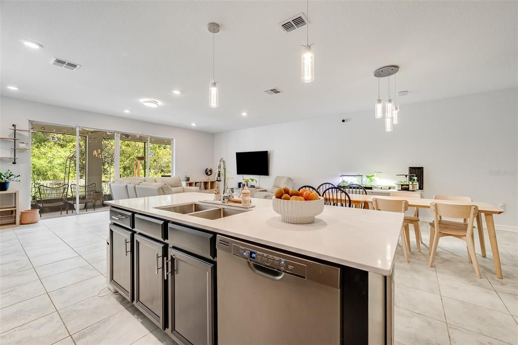For Sale: $520,000 (5 beds, 3 baths, 3438 Square Feet)