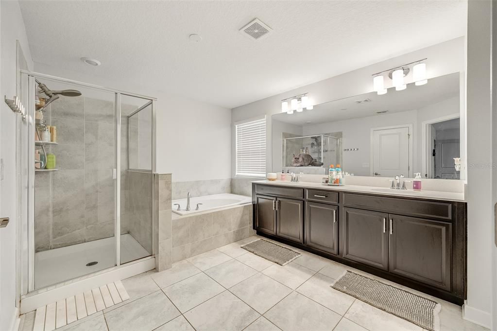 For Sale: $520,000 (5 beds, 3 baths, 3438 Square Feet)