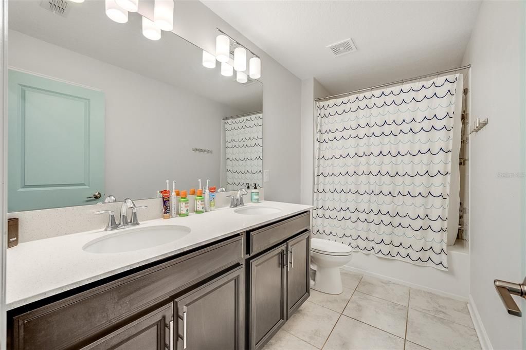 For Sale: $520,000 (5 beds, 3 baths, 3438 Square Feet)