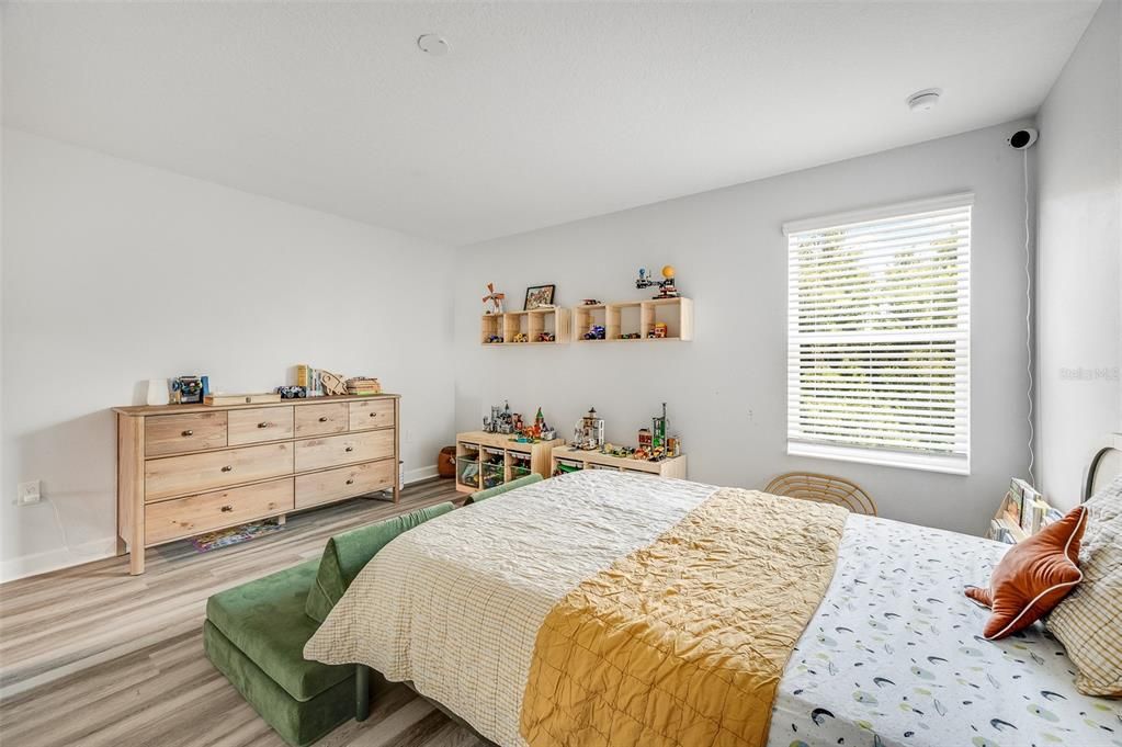 For Sale: $520,000 (5 beds, 3 baths, 3438 Square Feet)