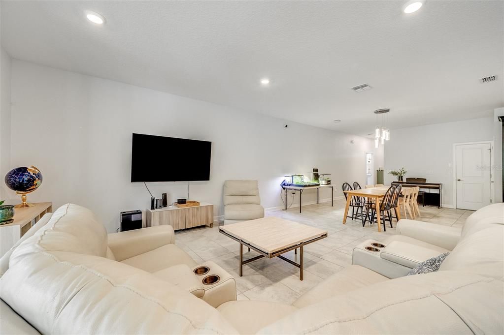 For Sale: $520,000 (5 beds, 3 baths, 3438 Square Feet)