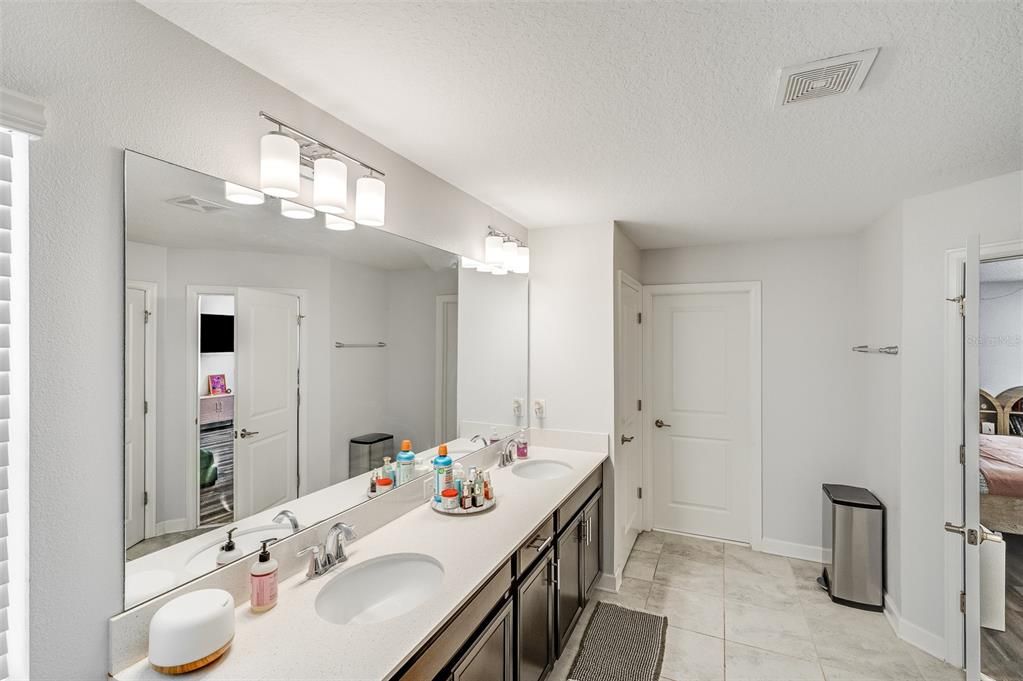 For Sale: $520,000 (5 beds, 3 baths, 3438 Square Feet)