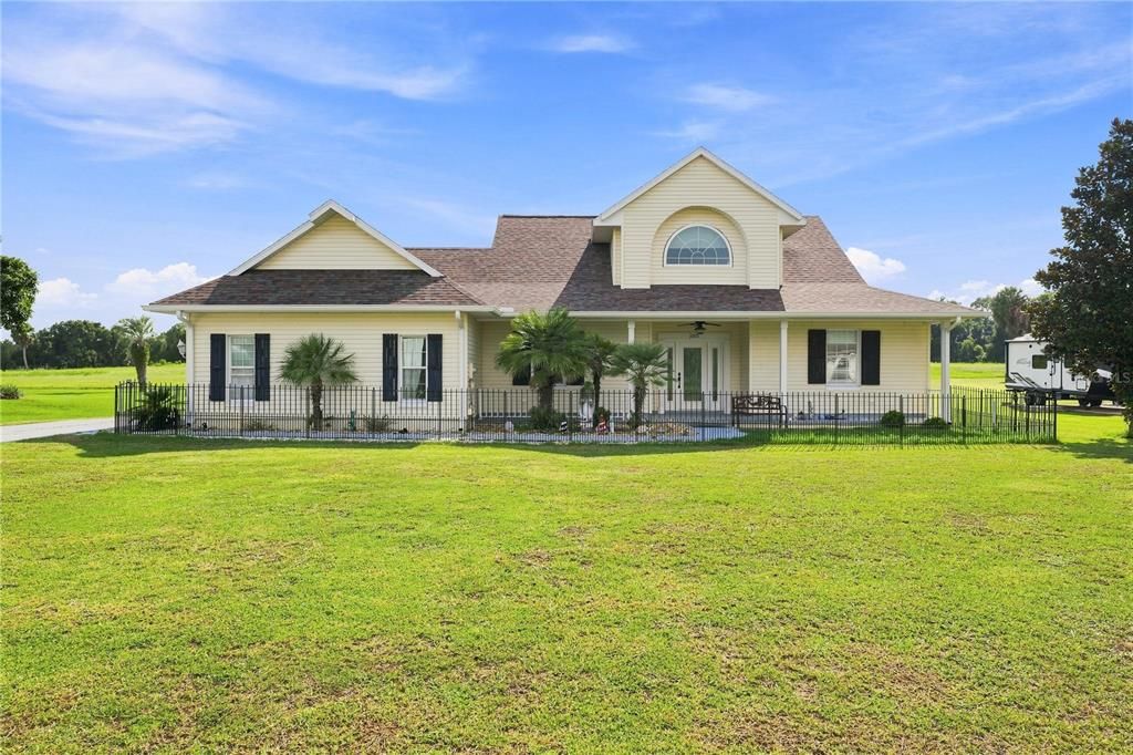 For Sale: $360,000 (3 beds, 3 baths, 2006 Square Feet)