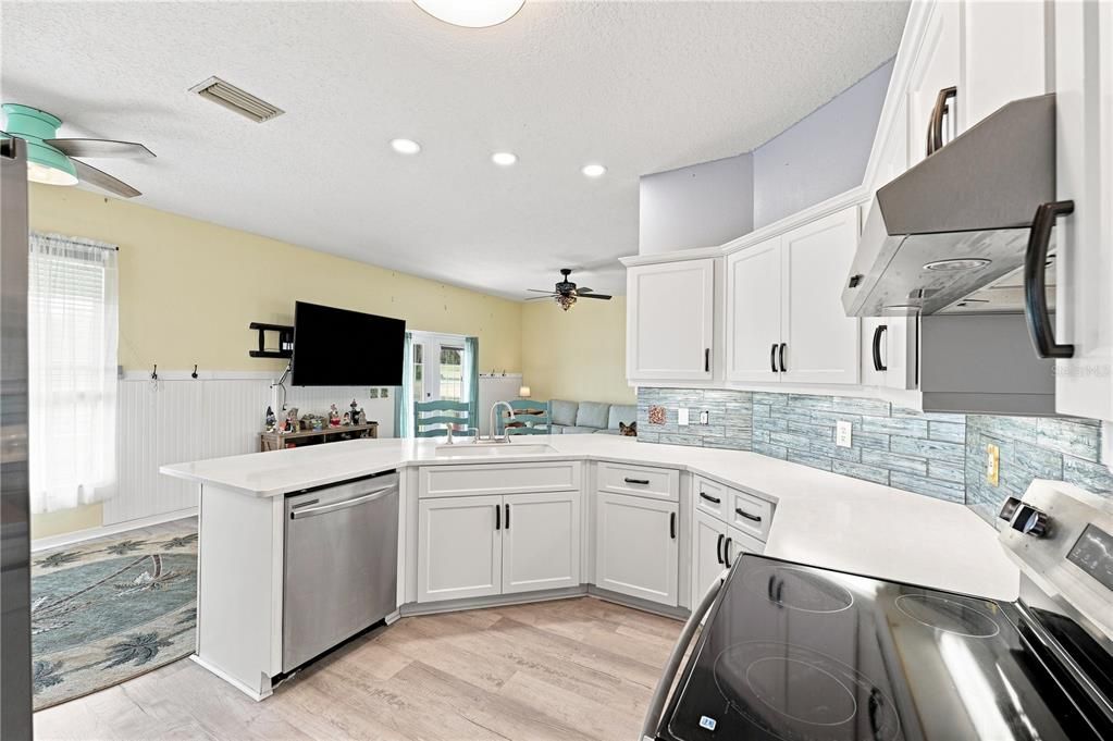 For Sale: $360,000 (3 beds, 3 baths, 2006 Square Feet)
