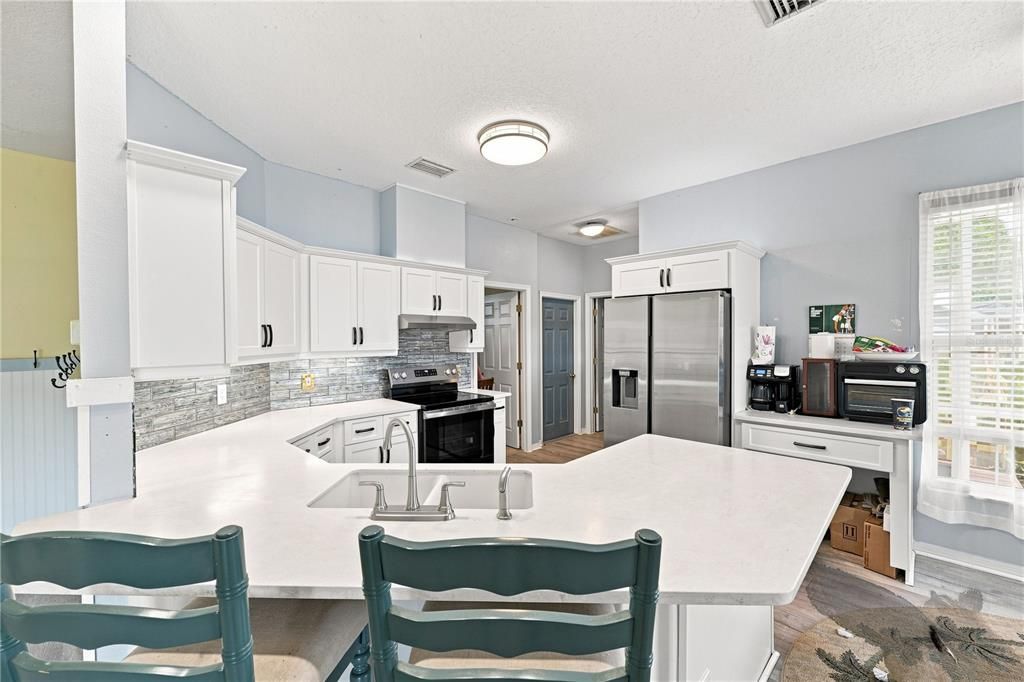 For Sale: $360,000 (3 beds, 3 baths, 2006 Square Feet)