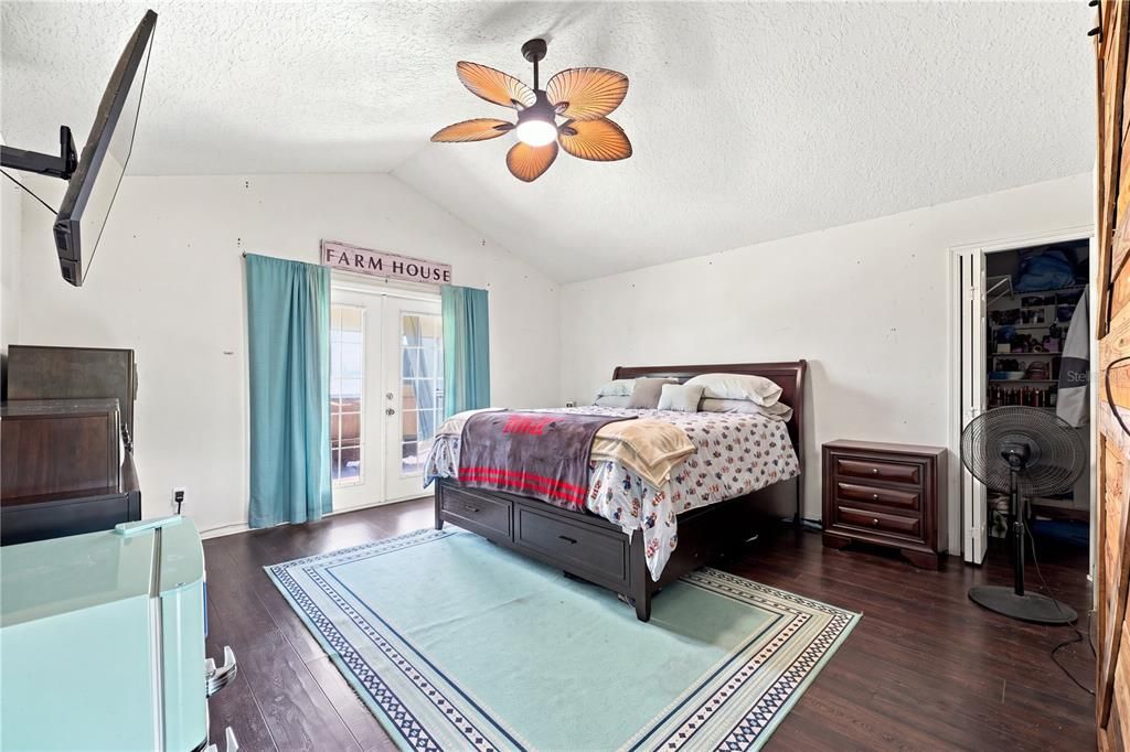 For Sale: $360,000 (3 beds, 3 baths, 2006 Square Feet)