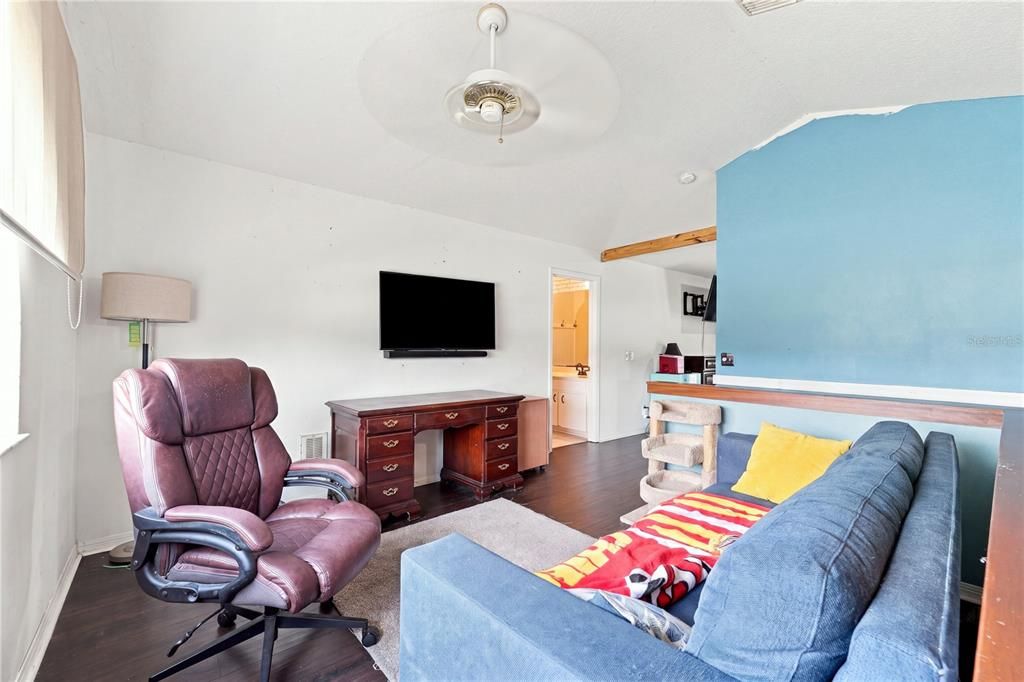 For Sale: $360,000 (3 beds, 3 baths, 2006 Square Feet)