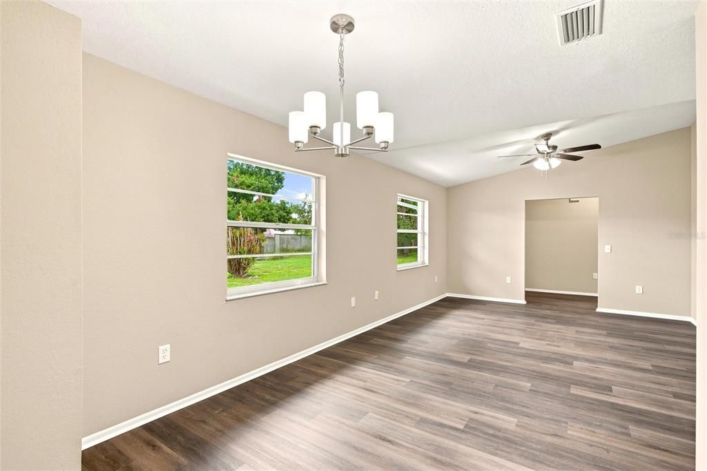 For Sale: $370,000 (3 beds, 2 baths, 1732 Square Feet)