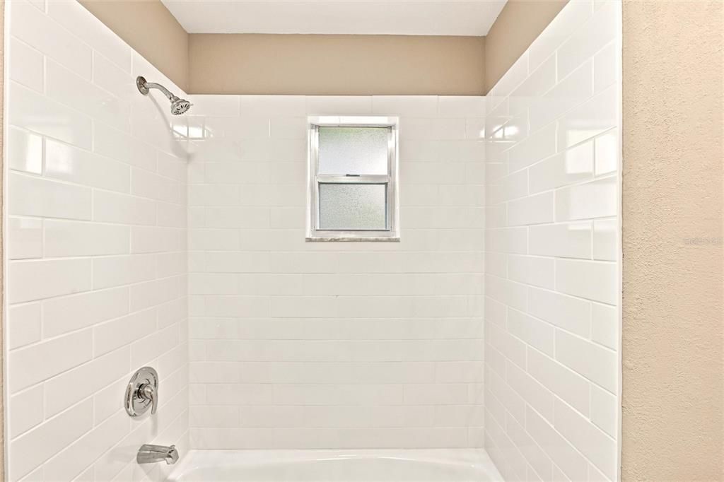 For Sale: $370,000 (3 beds, 2 baths, 1732 Square Feet)