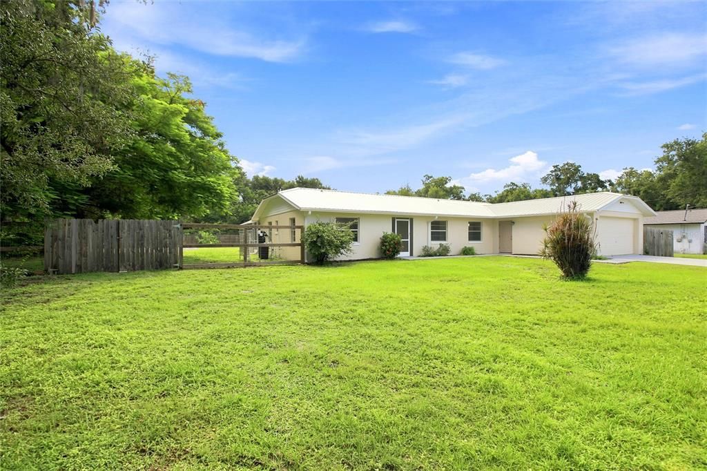 For Sale: $370,000 (3 beds, 2 baths, 1732 Square Feet)