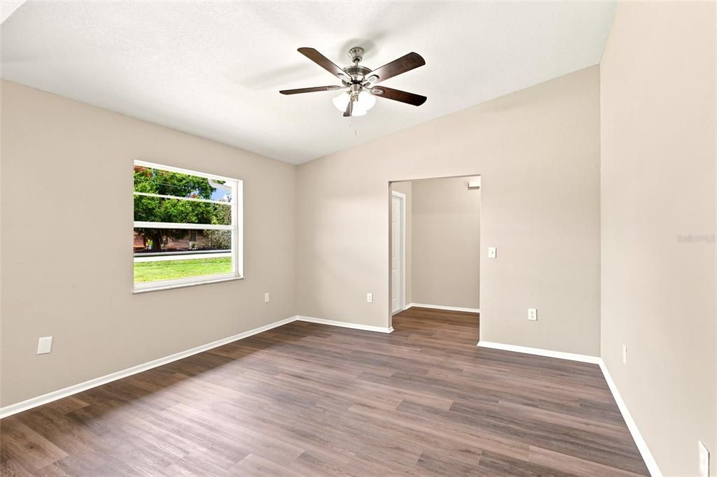 For Sale: $370,000 (3 beds, 2 baths, 1732 Square Feet)