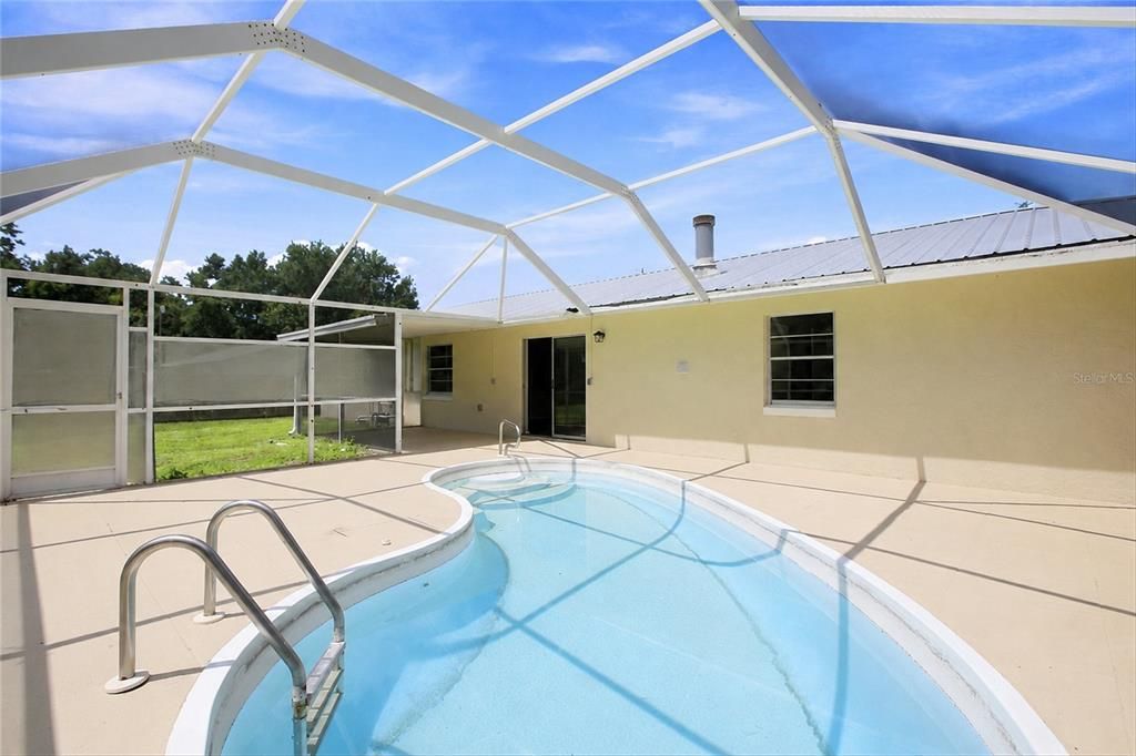 For Sale: $370,000 (3 beds, 2 baths, 1732 Square Feet)