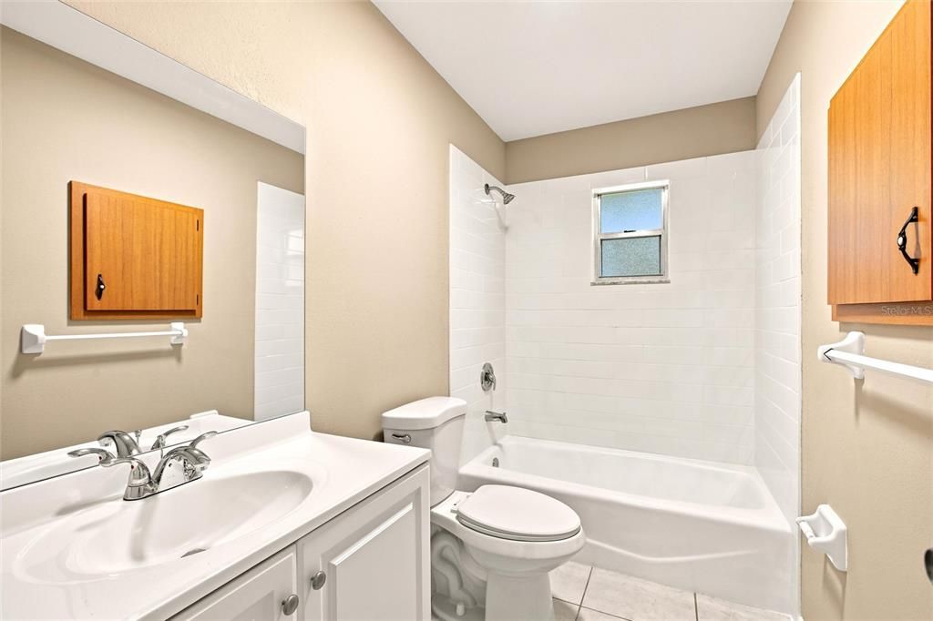 For Sale: $370,000 (3 beds, 2 baths, 1732 Square Feet)