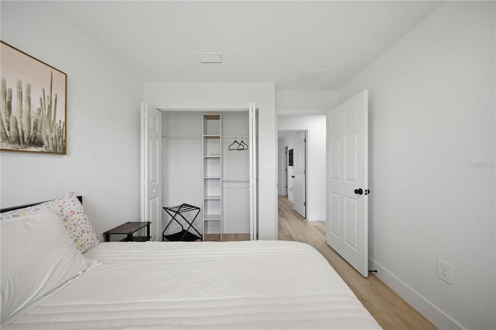 For Sale: $229,000 (3 beds, 2 baths, 1064 Square Feet)