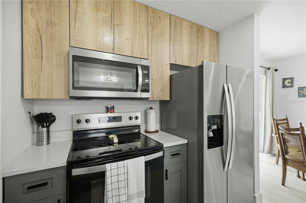 For Sale: $229,000 (3 beds, 2 baths, 1064 Square Feet)