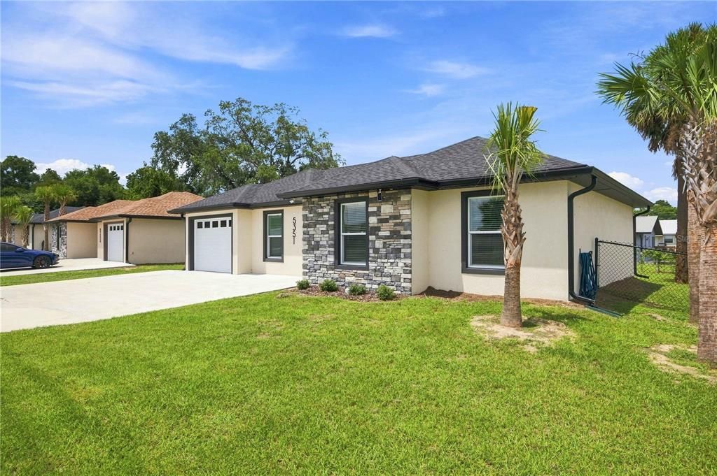 For Sale: $229,000 (3 beds, 2 baths, 1064 Square Feet)