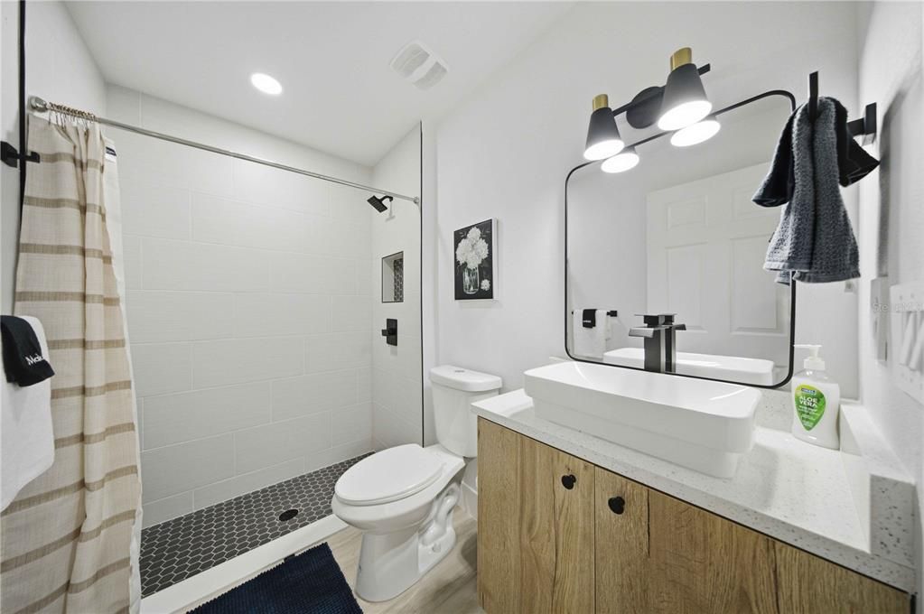 For Sale: $229,000 (3 beds, 2 baths, 1064 Square Feet)