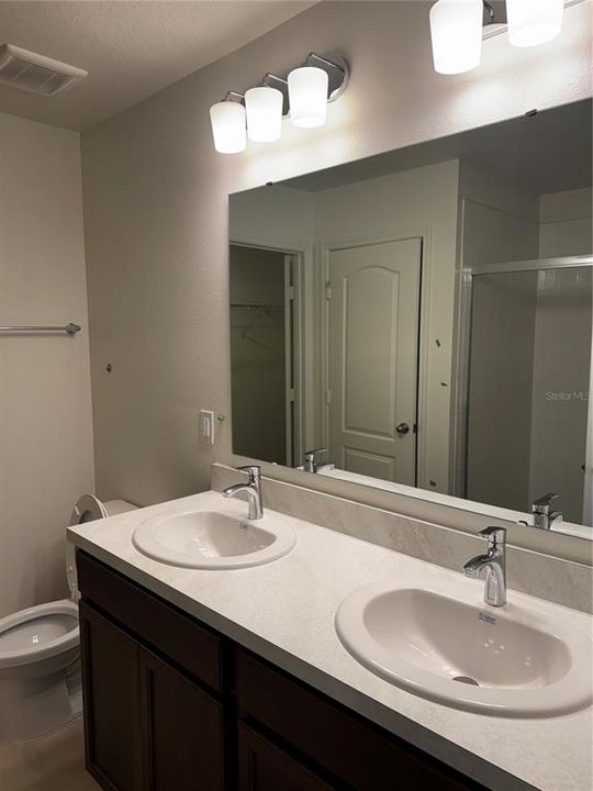 For Rent: $2,395 (3 beds, 2 baths, 1541 Square Feet)