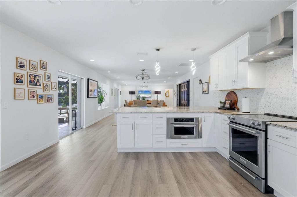 For Sale: $1,979,000 (3 beds, 2 baths, 1863 Square Feet)