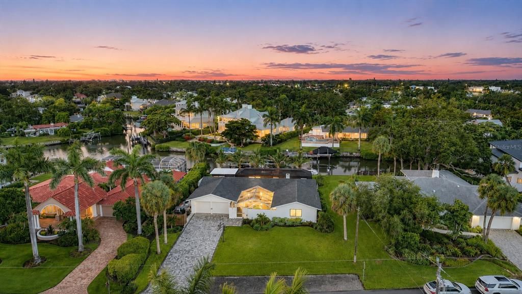 For Sale: $1,979,000 (3 beds, 2 baths, 1863 Square Feet)