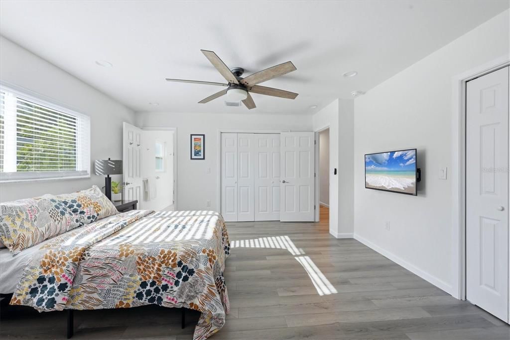 For Sale: $1,979,000 (3 beds, 2 baths, 1863 Square Feet)