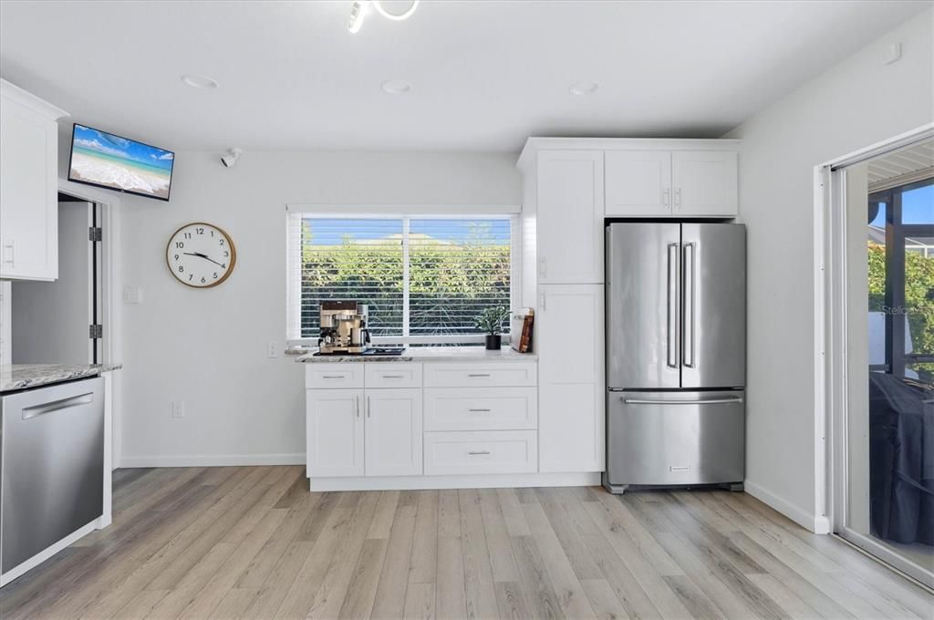 For Sale: $1,979,000 (3 beds, 2 baths, 1863 Square Feet)