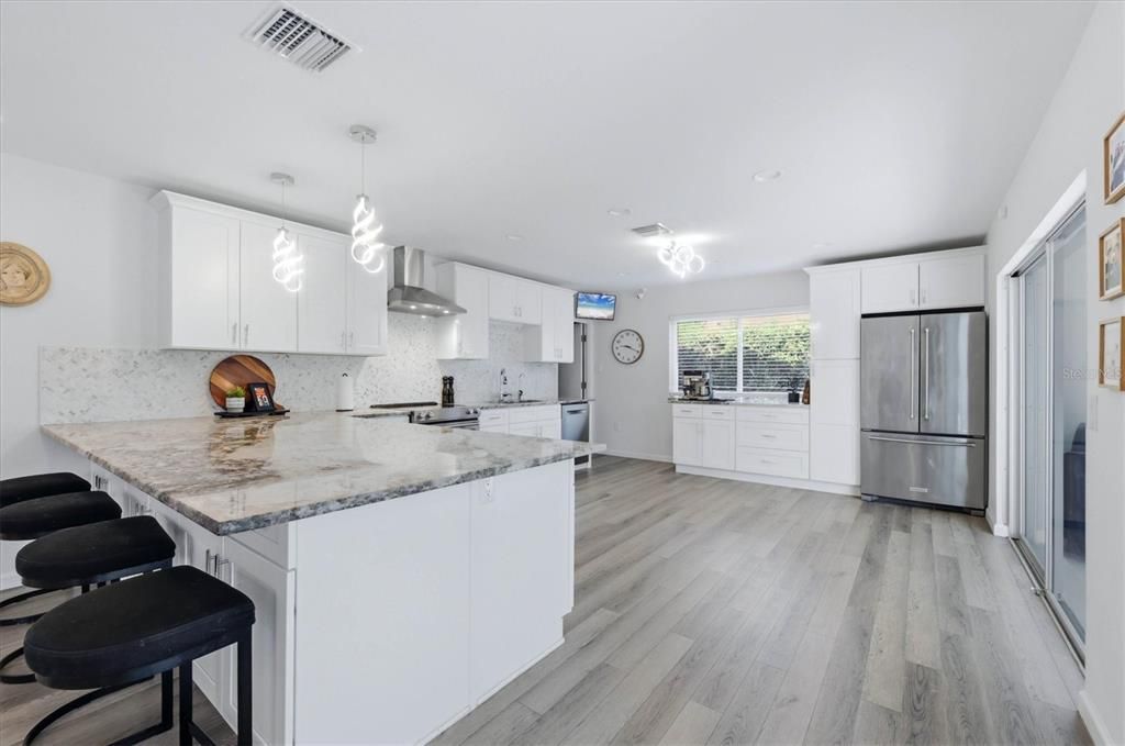 For Sale: $1,979,000 (3 beds, 2 baths, 1863 Square Feet)