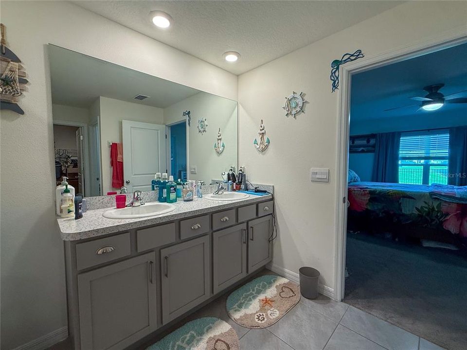 For Sale: $425,000 (4 beds, 2 baths, 1828 Square Feet)