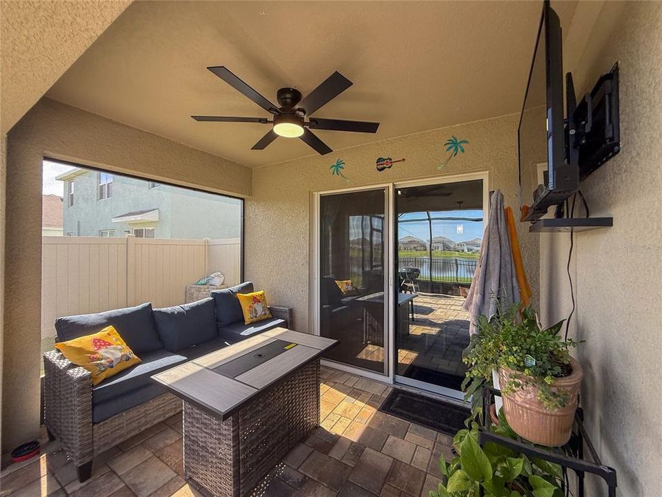 For Sale: $425,000 (4 beds, 2 baths, 1828 Square Feet)