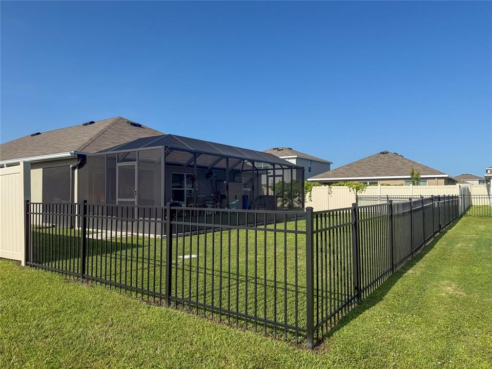 For Sale: $425,000 (4 beds, 2 baths, 1828 Square Feet)
