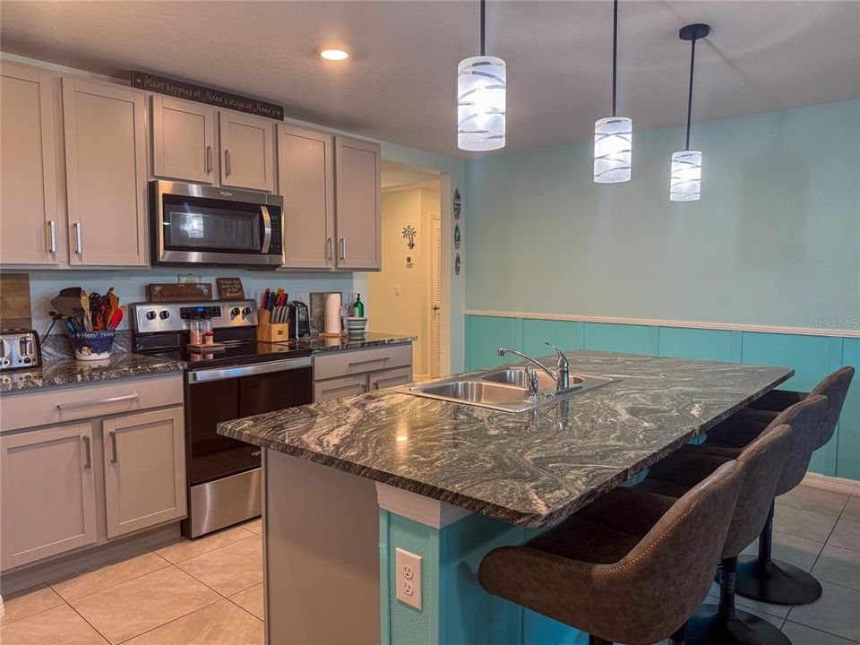 For Sale: $425,000 (4 beds, 2 baths, 1828 Square Feet)