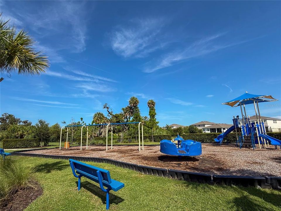 For Sale: $425,000 (4 beds, 2 baths, 1828 Square Feet)