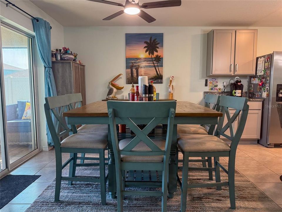 For Sale: $425,000 (4 beds, 2 baths, 1828 Square Feet)