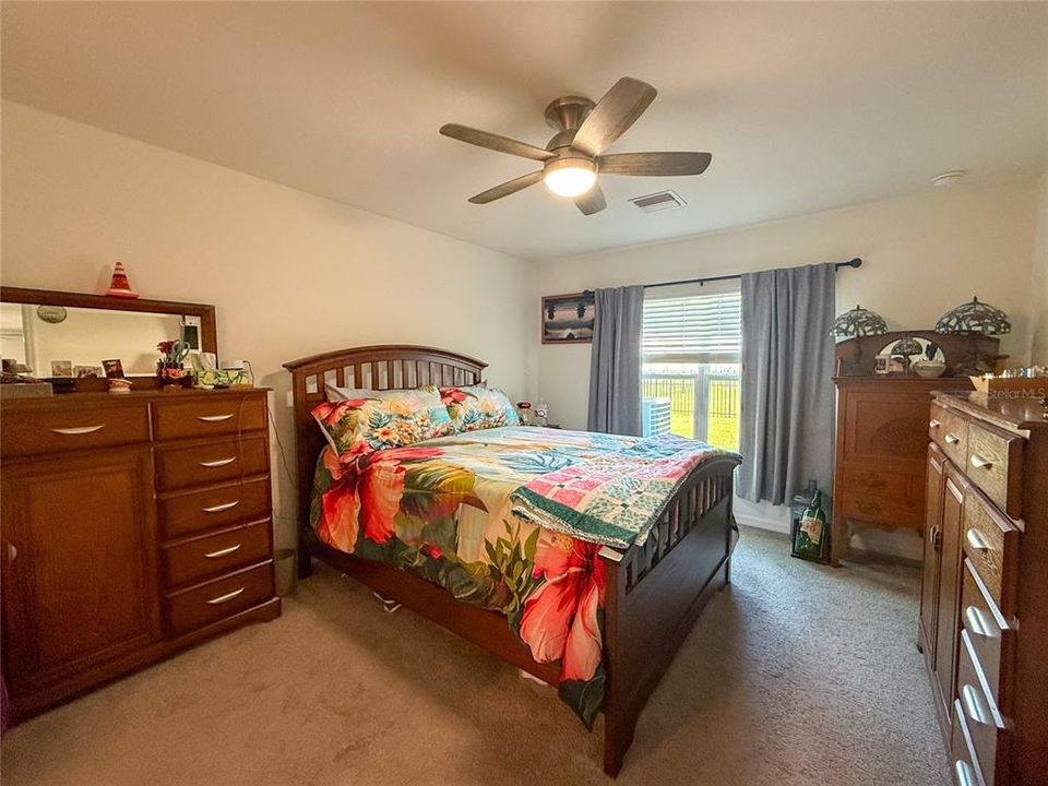 For Sale: $425,000 (4 beds, 2 baths, 1828 Square Feet)
