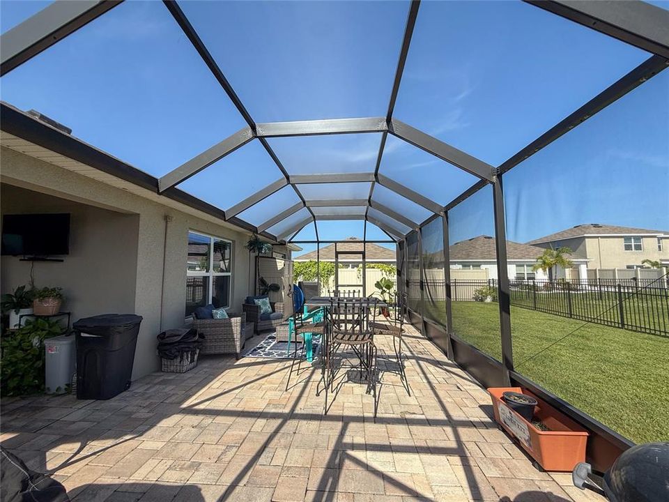 For Sale: $425,000 (4 beds, 2 baths, 1828 Square Feet)