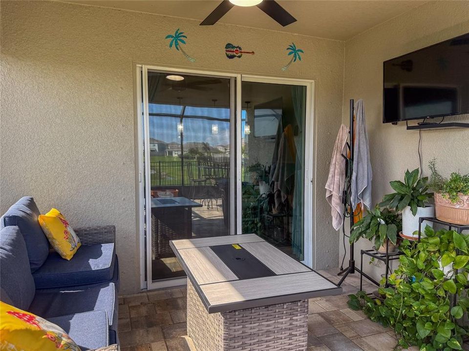 For Sale: $425,000 (4 beds, 2 baths, 1828 Square Feet)