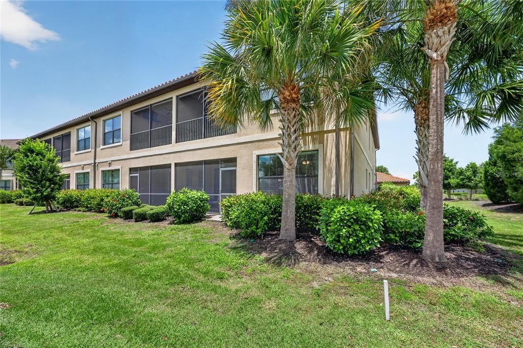 For Sale: $370,000 (2 beds, 2 baths, 1528 Square Feet)