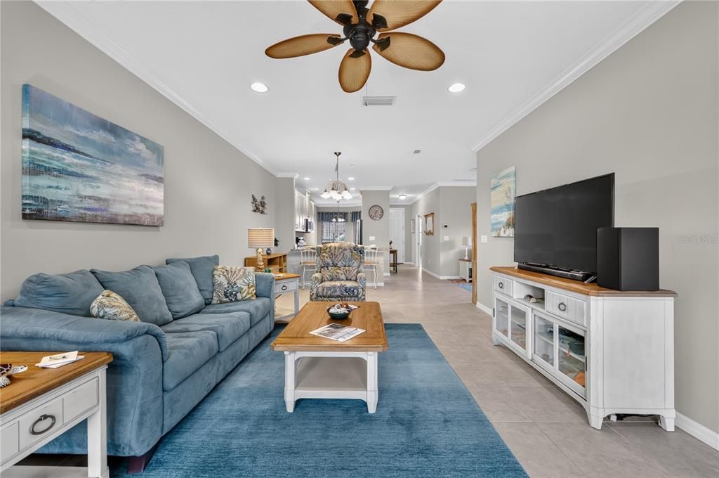 For Sale: $370,000 (2 beds, 2 baths, 1528 Square Feet)
