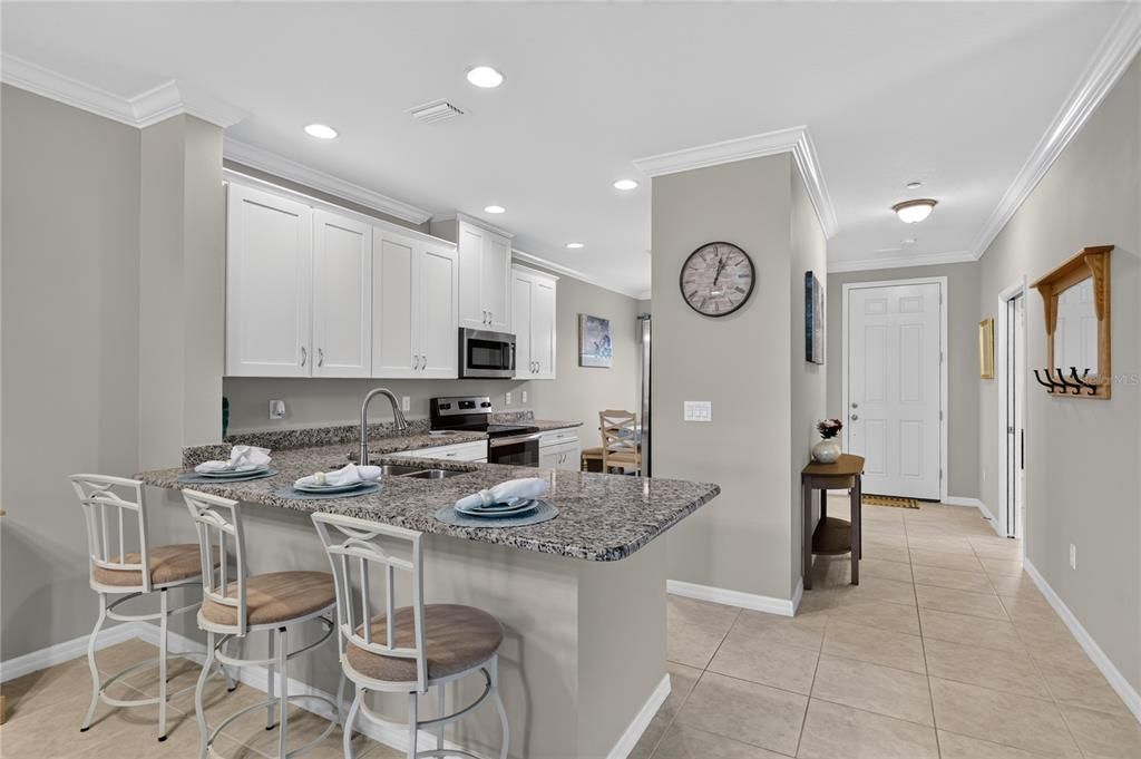 For Sale: $370,000 (2 beds, 2 baths, 1528 Square Feet)