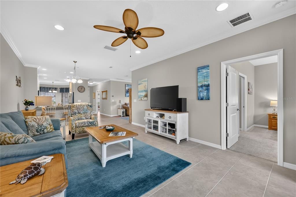 For Sale: $370,000 (2 beds, 2 baths, 1528 Square Feet)